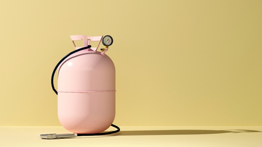 refrigerant container